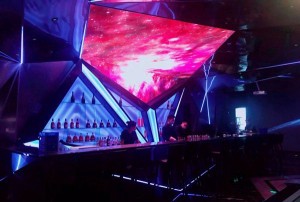 超市酒饮销售技巧和方法（超市酒饮销售策略与创意推广方法）