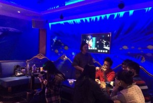 如何销售酒产品技巧视频（创新销售法：酒类商品营销技巧视频教程）