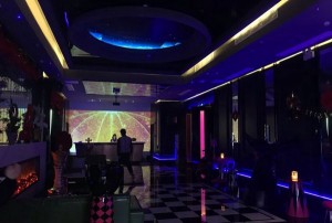 杭州ktv都要订房吗（杭州KTV需提前订房吗？）