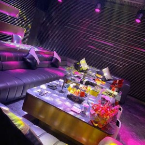 销售给顾客买酒的话术（引导顾客品酒与购酒的沟通艺术）